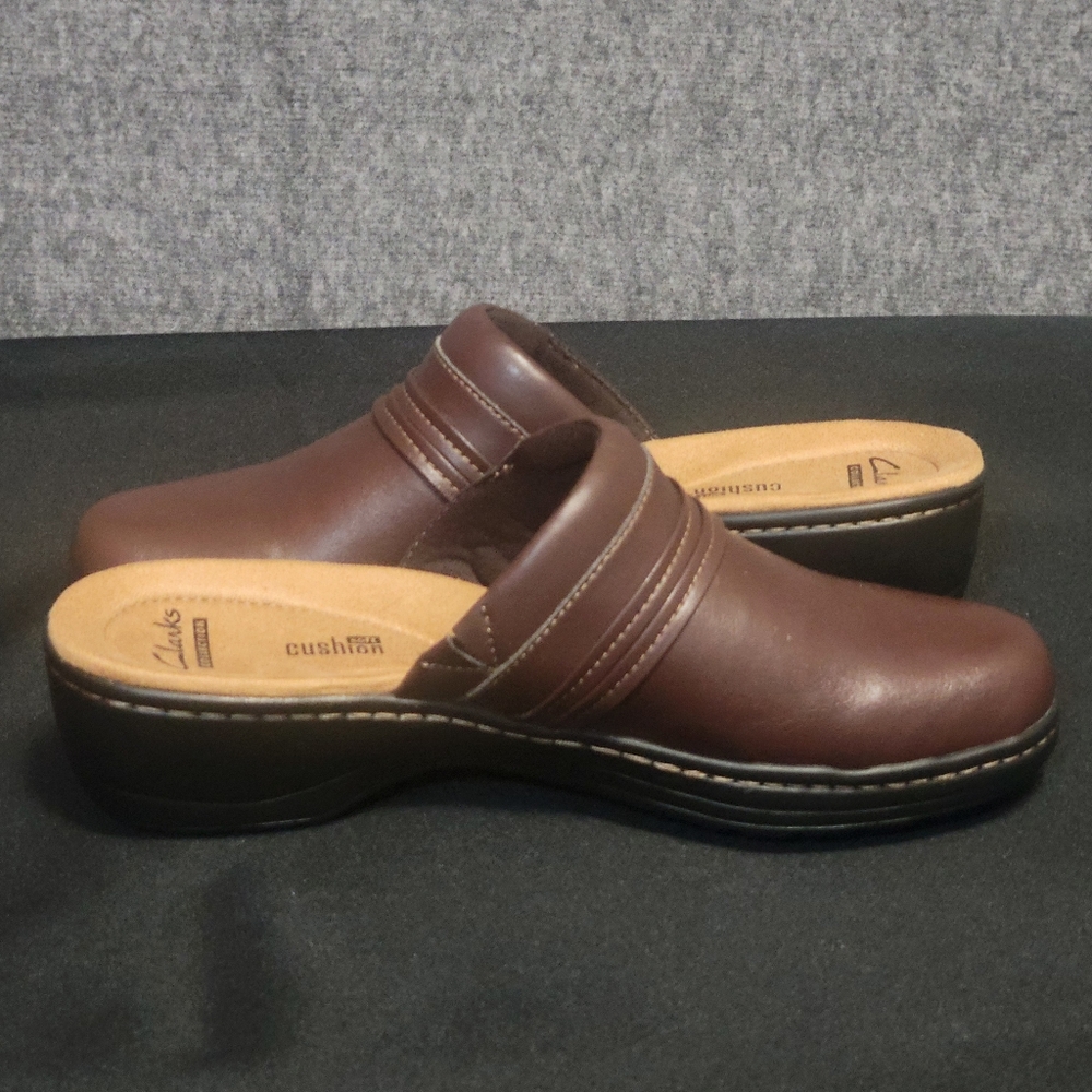 Clarks Collection Soft Cushion Mules Clogs Size 7.5 Wide Brown Slip On - Picture 8 of 12